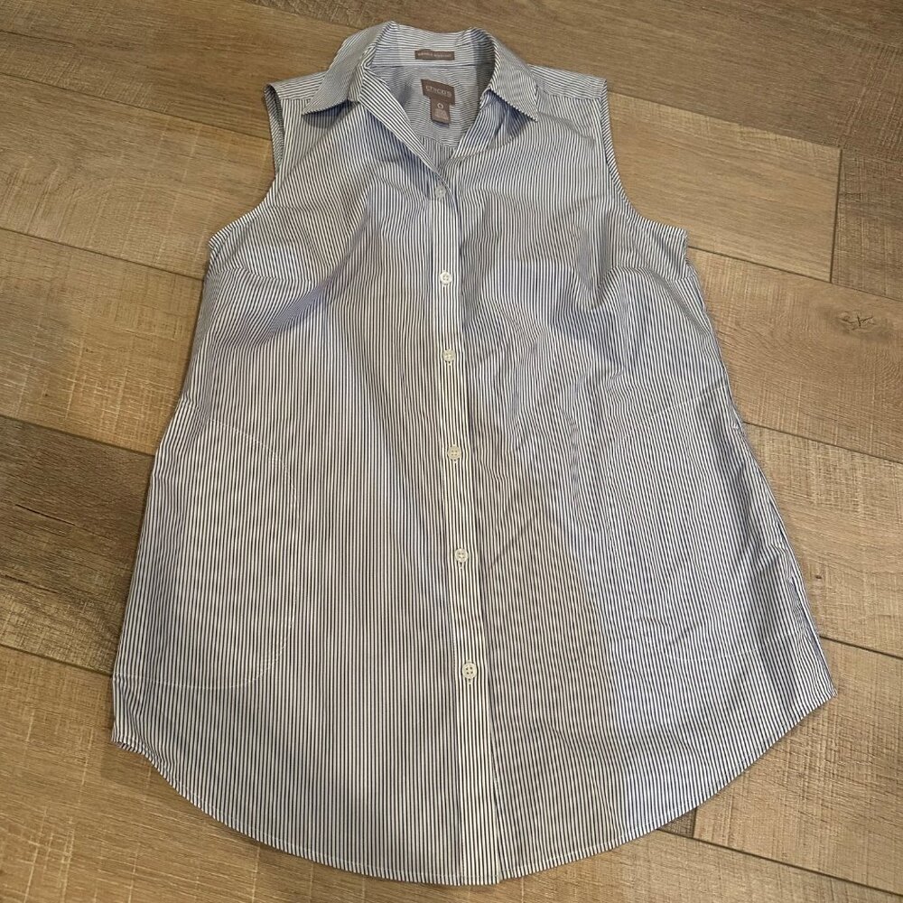 CHICOS SIZE 0 US SIZE 6 BLUE STRIPE SLEEVELESS BUTTON SHIRT WRINKLE RESISTANT